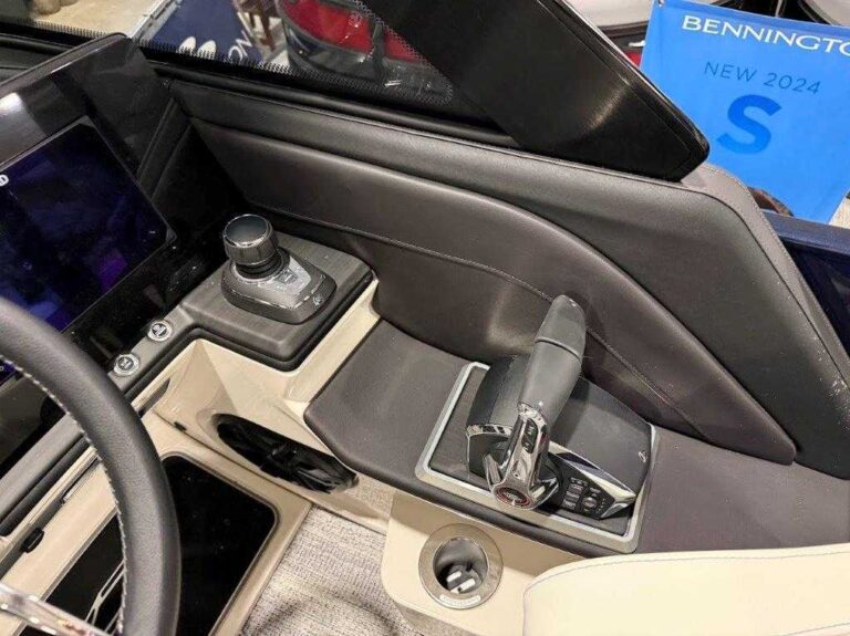 2026 Bennington 27RXFBWAT2 - Twin V8 - Joystick - NEW RX - NEW Windshield US-ETWS9280J526 [photo 25]